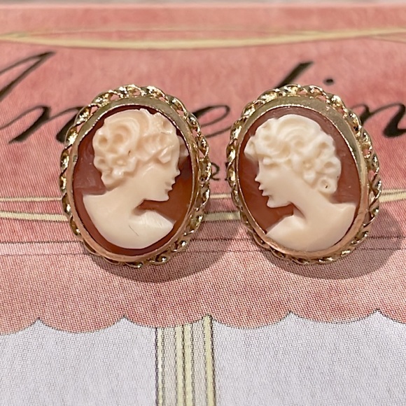 Vintage 14K Cameo Earrings - Picture 4 of 11
